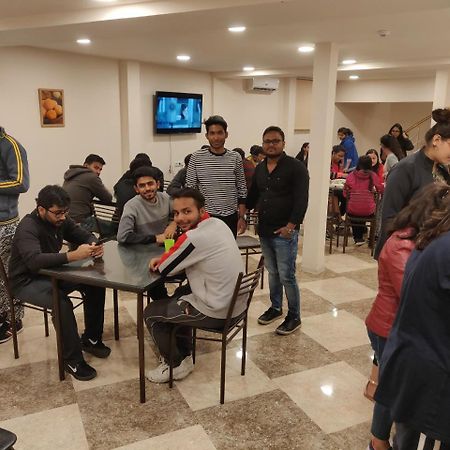 Shree Gopal Gayatri Lok Hotel Yerevan Bagian luar foto