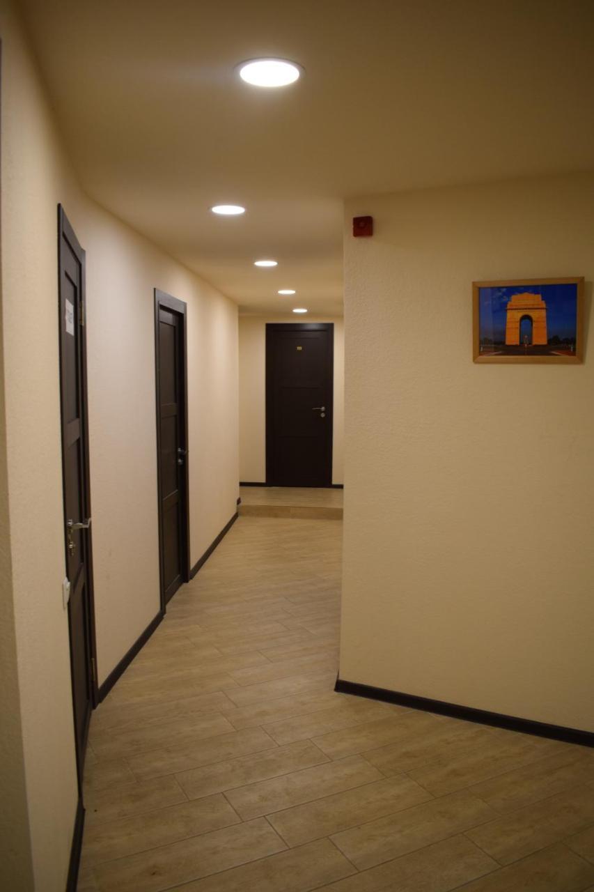 Shree Gopal Gayatri Lok Hotel Yerevan Bagian luar foto