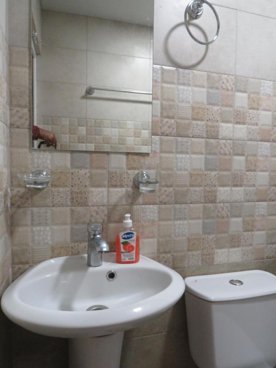 Shree Gopal Gayatri Lok Hotel Yerevan Bagian luar foto