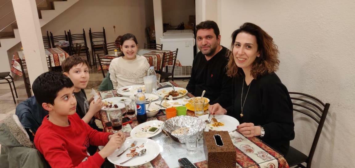 Shree Gopal Gayatri Lok Hotel Yerevan Bagian luar foto