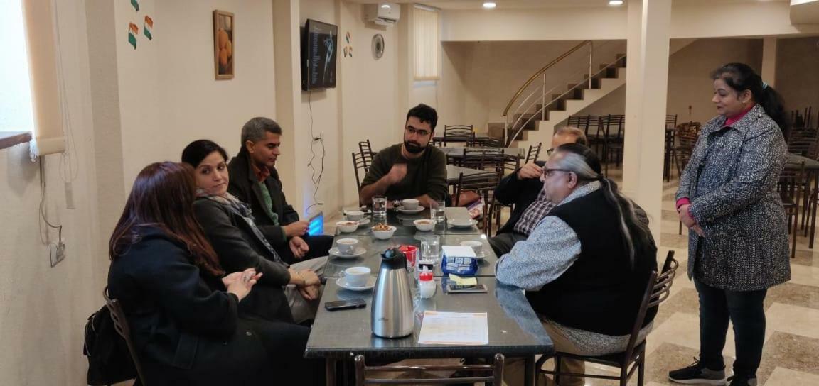 Shree Gopal Gayatri Lok Hotel Yerevan Bagian luar foto